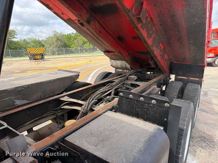 image for item DY3321 2009 Sterling L7500 dump truck