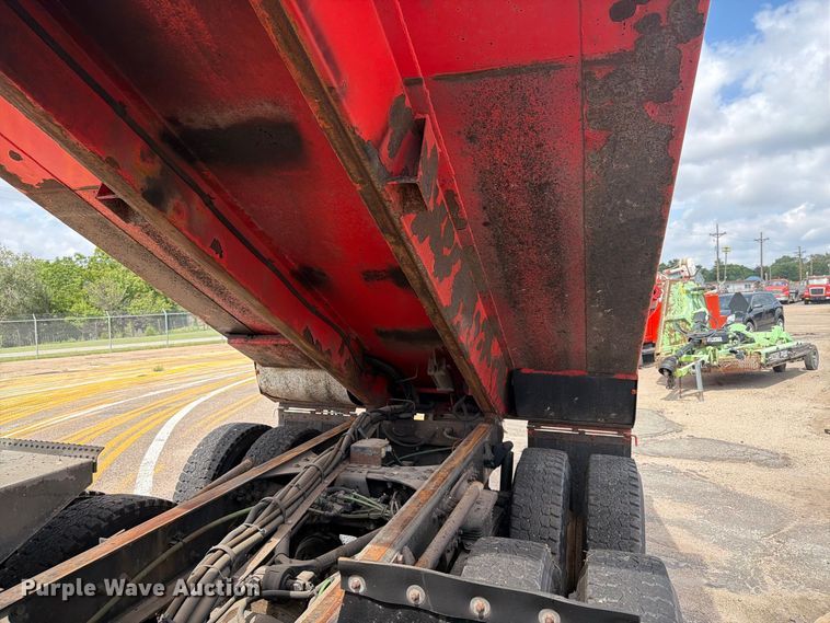 image for item DY3321 2009 Sterling L7500 dump truck