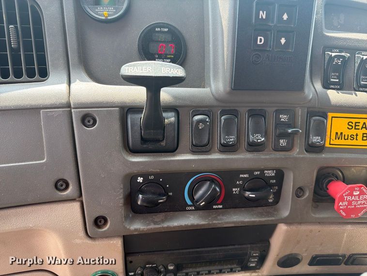 image for item DY3321 2009 Sterling L7500 dump truck