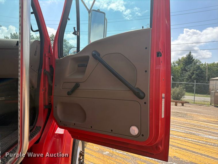 image for item DY3321 2009 Sterling L7500 dump truck