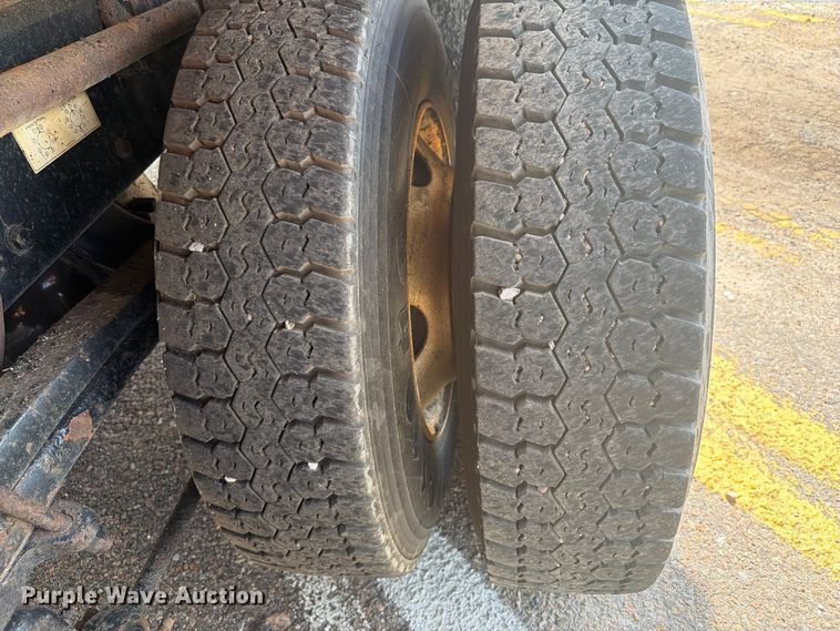 image for item DY3321 2009 Sterling L7500 dump truck