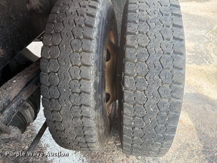 image for item DY3321 2009 Sterling L7500 dump truck