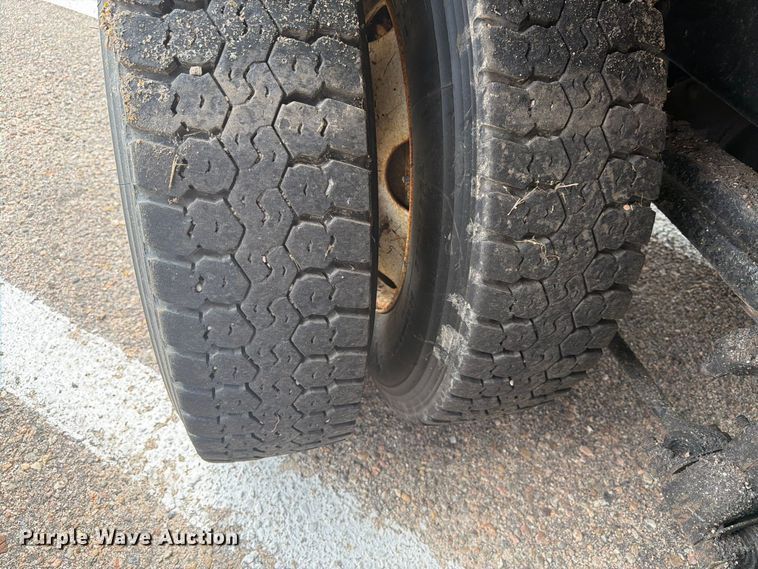 image for item DY3321 2009 Sterling L7500 dump truck