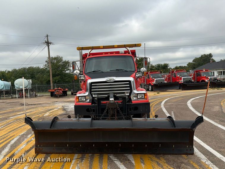 image for item DY3322 2009 Sterling L7500 dump truck