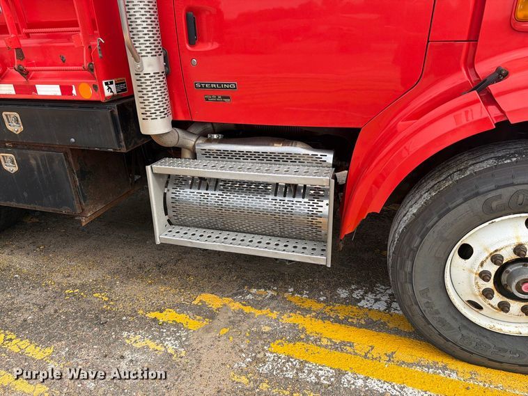 image for item DY3322 2009 Sterling L7500 dump truck