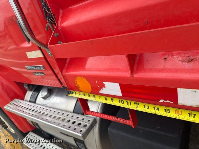 image for item DY3322 2009 Sterling L7500 dump truck