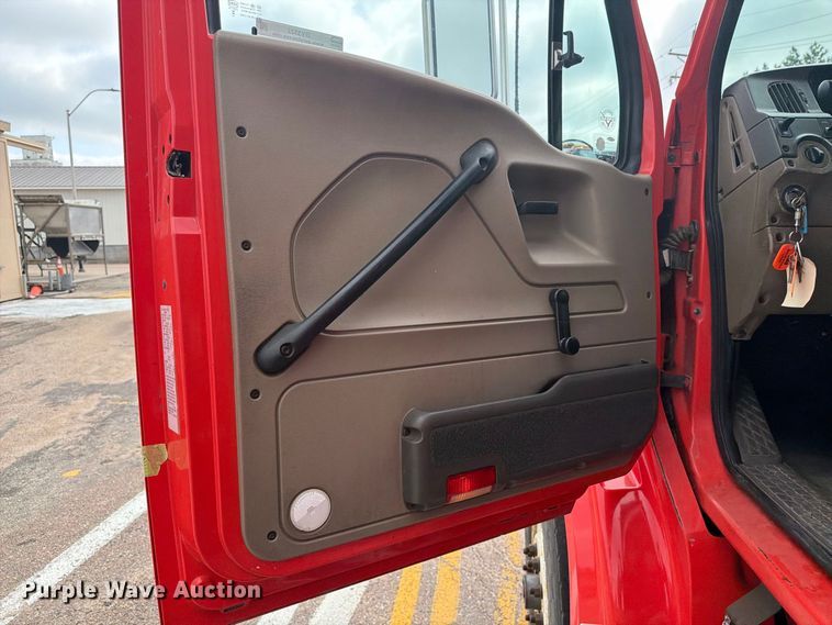 image for item DY3322 2009 Sterling L7500 dump truck