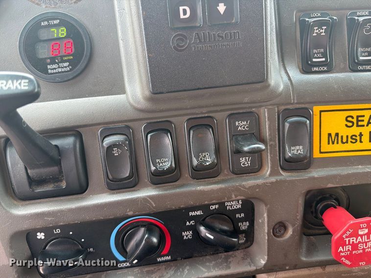 image for item DY3322 2009 Sterling L7500 dump truck