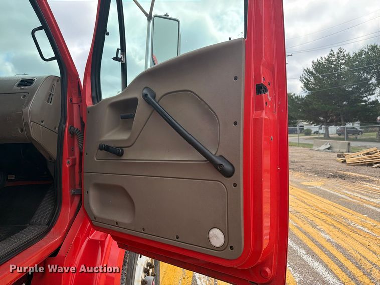 image for item DY3322 2009 Sterling L7500 dump truck
