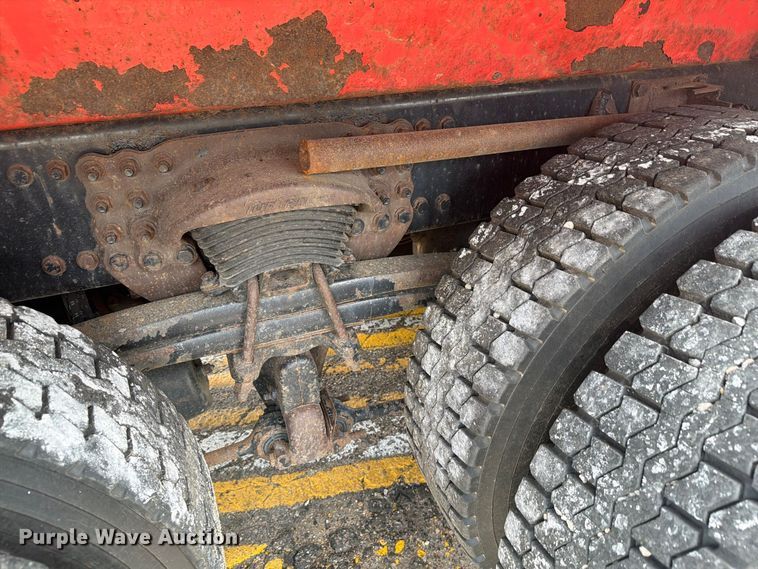 image for item DY3322 2009 Sterling L7500 dump truck