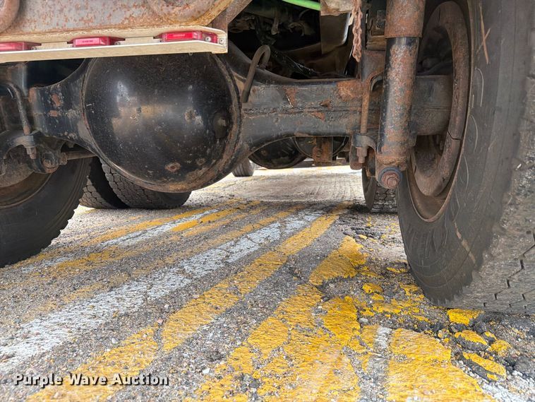 image for item DY3322 2009 Sterling L7500 dump truck