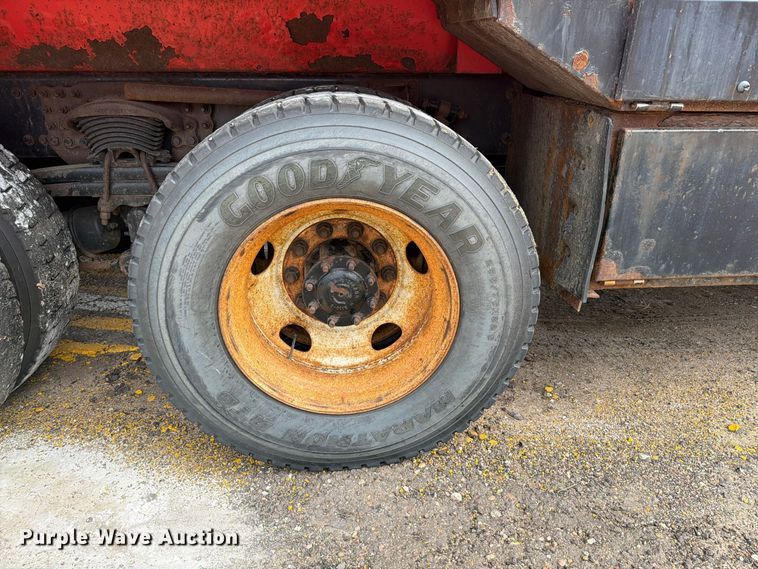 image for item DY3322 2009 Sterling L7500 dump truck