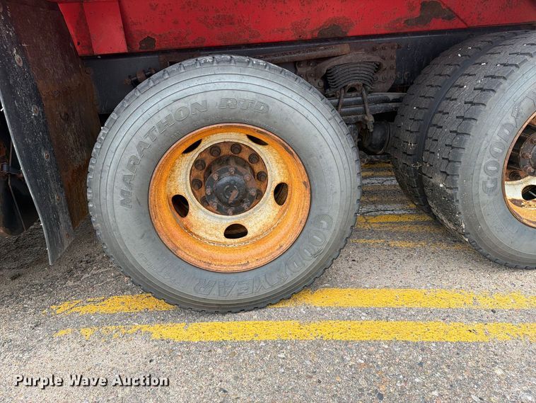 image for item DY3322 2009 Sterling L7500 dump truck