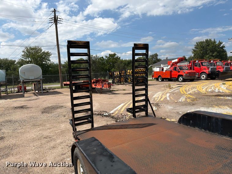 image for item DY3323 2005 Fastline utility trailer