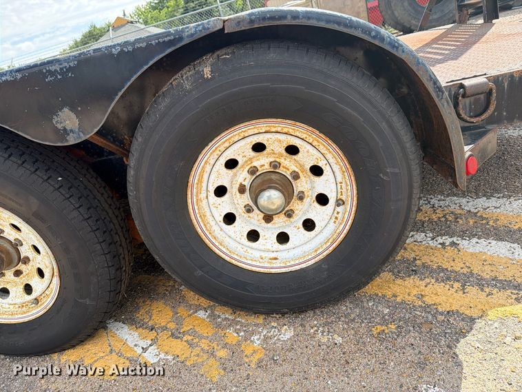 image for item DY3323 2005 Fastline utility trailer