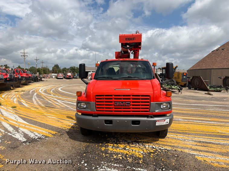 image for item DY3325 2005 GMC C4500 bucket truck