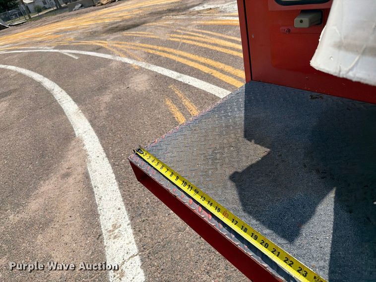 image for item DY3325 2005 GMC C4500 bucket truck