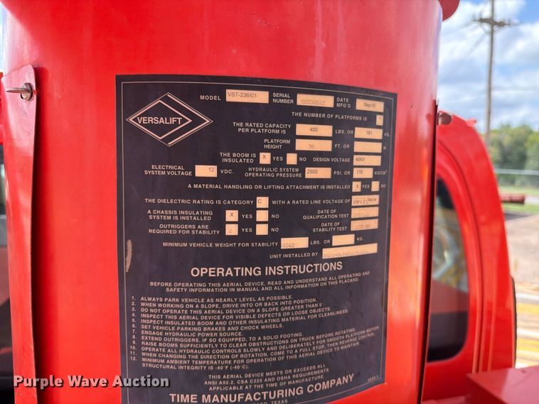 image for item DY3325 2005 GMC C4500 bucket truck