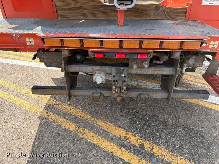 image for item DY3325 2005 GMC C4500 bucket truck
