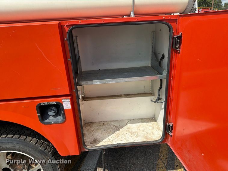 image for item DY3325 2005 GMC C4500 bucket truck