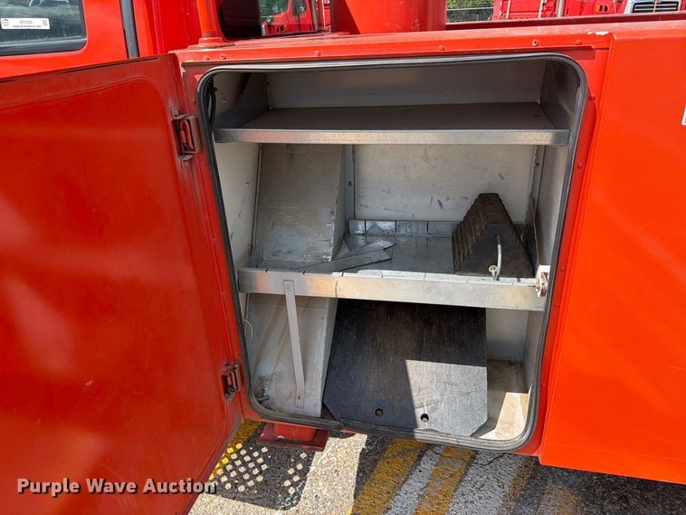image for item DY3325 2005 GMC C4500 bucket truck