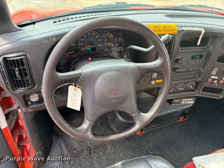 image for item DY3325 2005 GMC C4500 bucket truck
