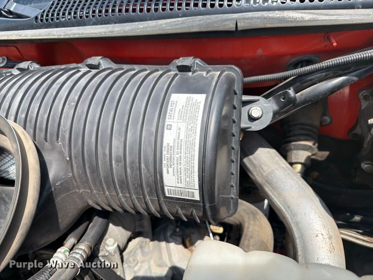 image for item DY3325 2005 GMC C4500 bucket truck