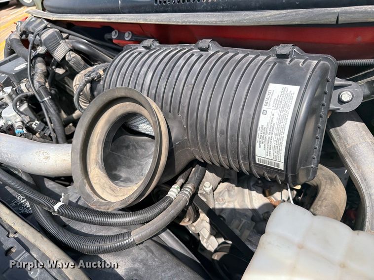 image for item DY3325 2005 GMC C4500 bucket truck