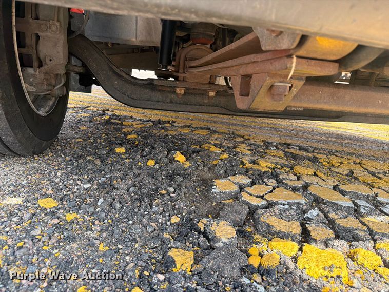 image for item DY3325 2005 GMC C4500 bucket truck