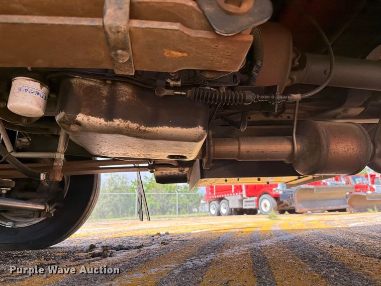 image for item DY3325 2005 GMC C4500 bucket truck