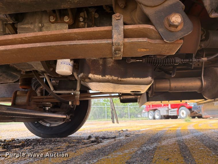 image for item DY3325 2005 GMC C4500 bucket truck