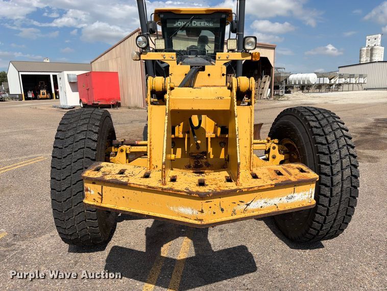 image for item DY3327 2005 John Deere 670D motor grader