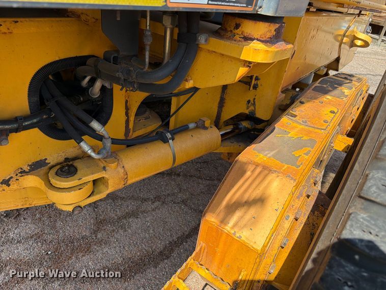 image for item DY3327 2005 John Deere 670D motor grader