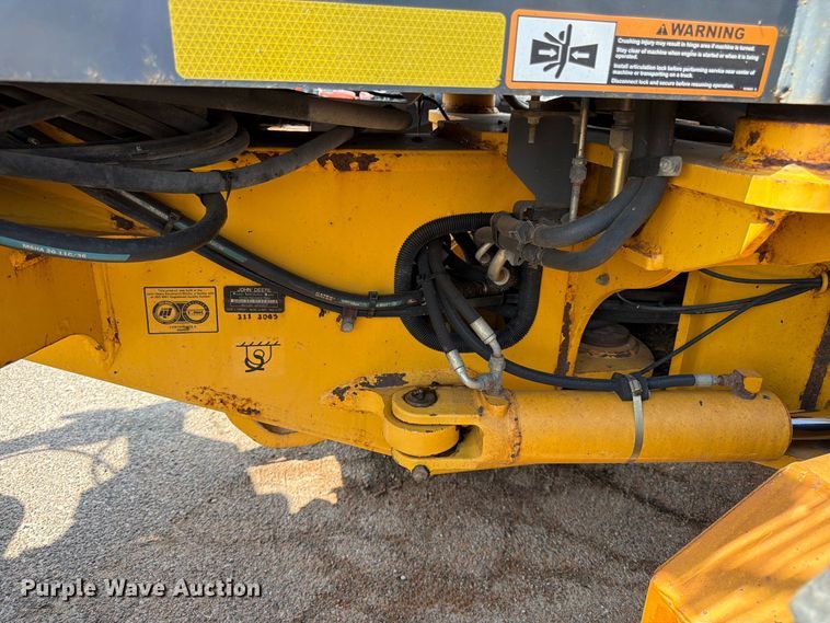 image for item DY3327 2005 John Deere 670D motor grader