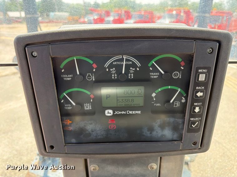 image for item DY3327 2005 John Deere 670D motor grader