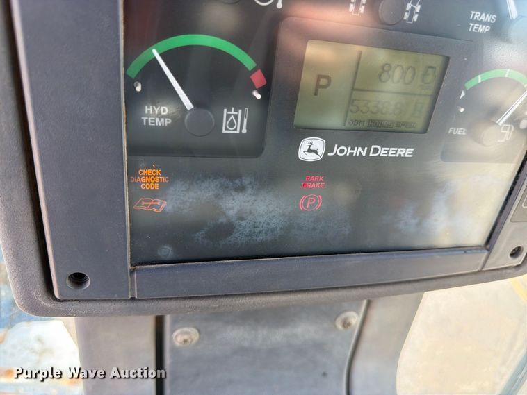 image for item DY3327 2005 John Deere 670D motor grader