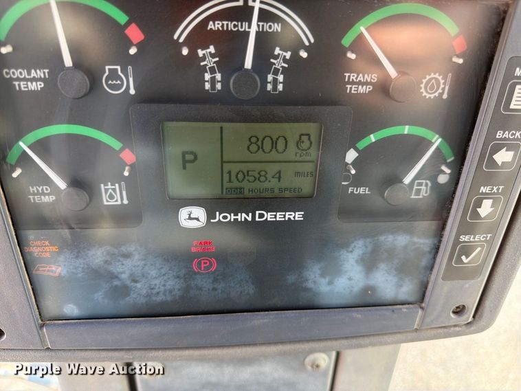 image for item DY3327 2005 John Deere 670D motor grader