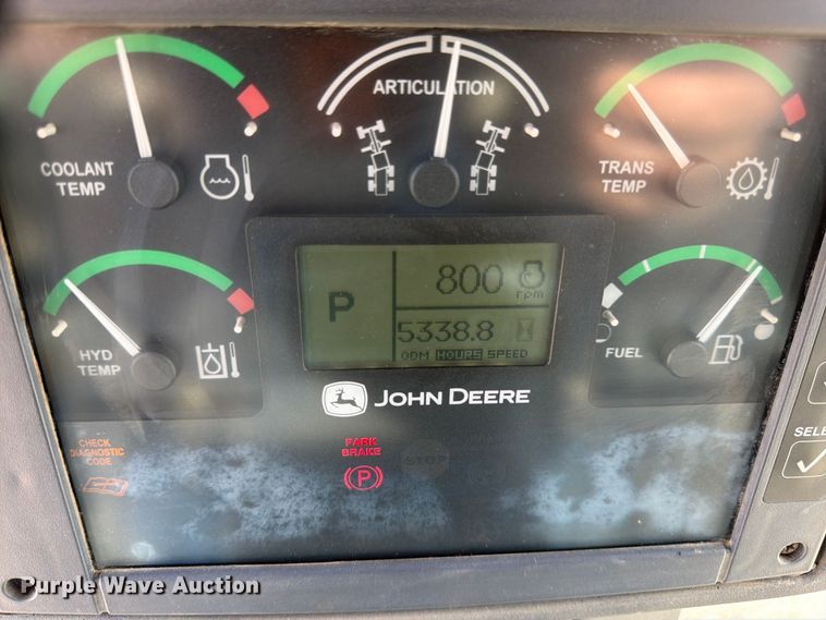 image for item DY3327 2005 John Deere 670D motor grader