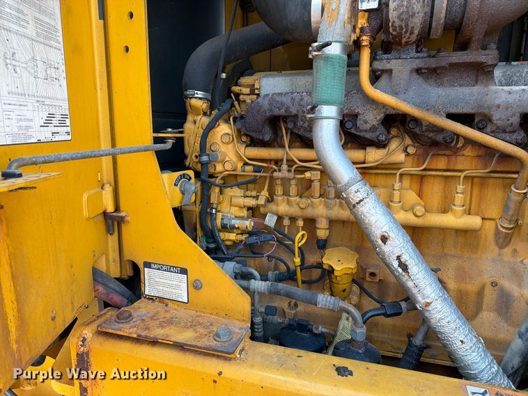 image for item DY3327 2005 John Deere 670D motor grader