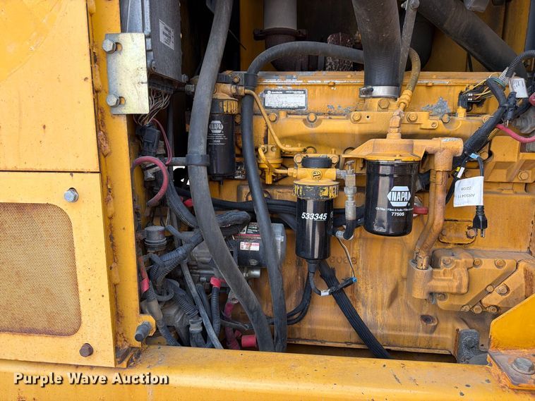 image for item DY3327 2005 John Deere 670D motor grader