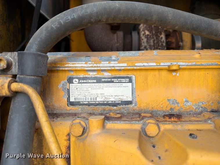 image for item DY3327 2005 John Deere 670D motor grader