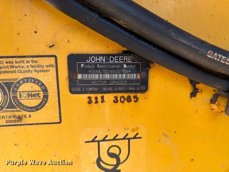 image for item DY3327 2005 John Deere 670D motor grader