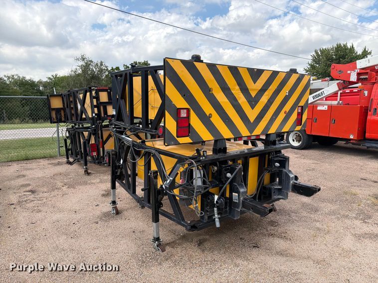 image for item DY3333 Trinity Highway Products crash attenuator