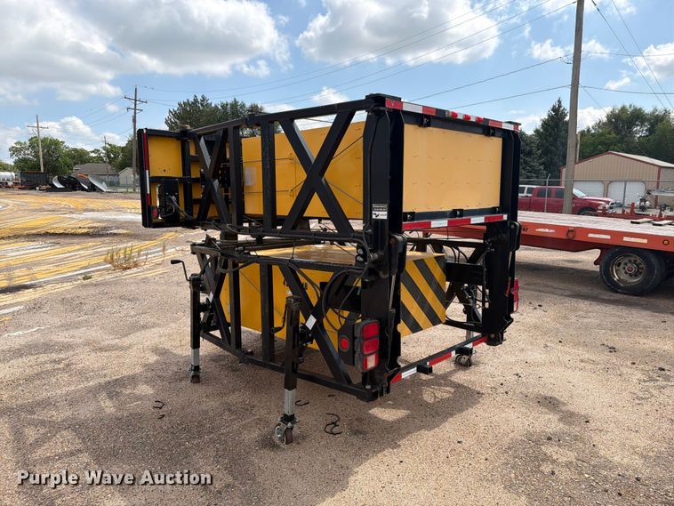 image for item DY3333 Trinity Highway Products crash attenuator