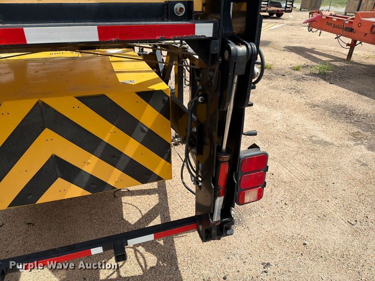 image for item DY3333 Trinity Highway Products crash attenuator