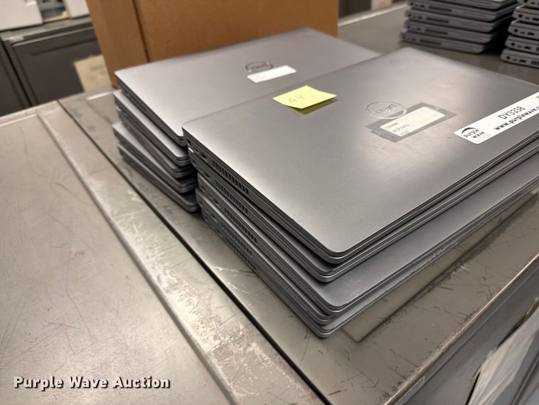 image for item DY3338 Dell (10) Dell laptops