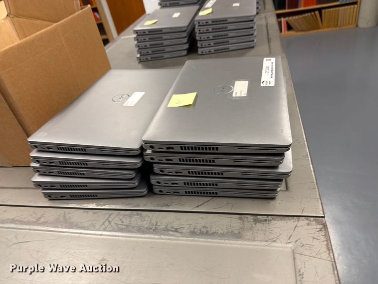 image for item DY3338 Dell (10) Dell laptops