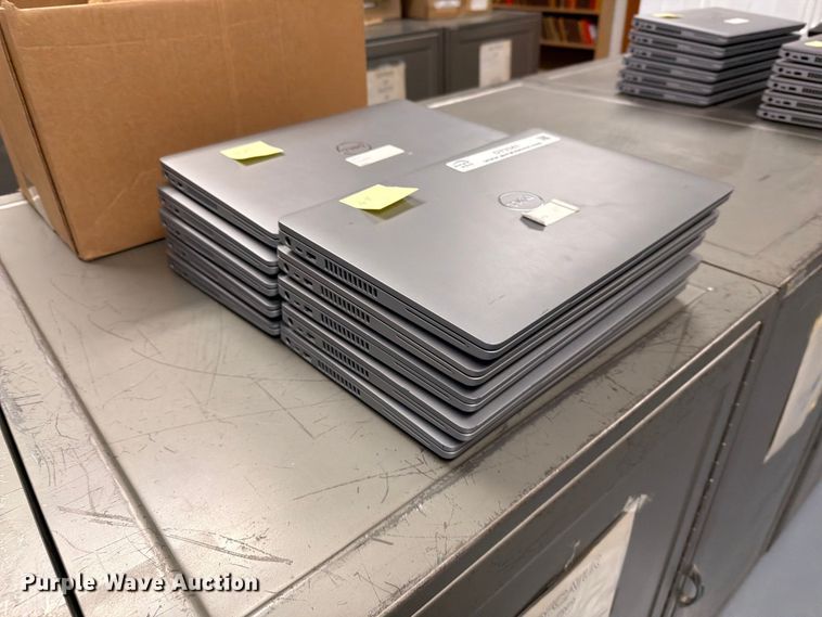 image for item DY3341 (10) Dell laptops