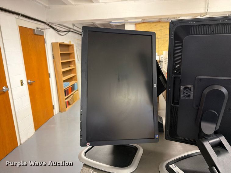 image for item DY3343 (15) HP computer monitors