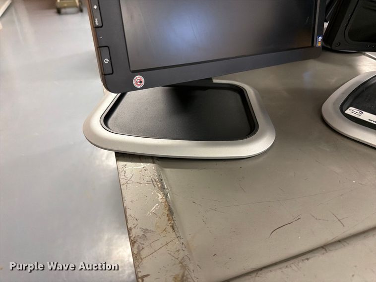 image for item DY3343 (15) HP computer monitors
